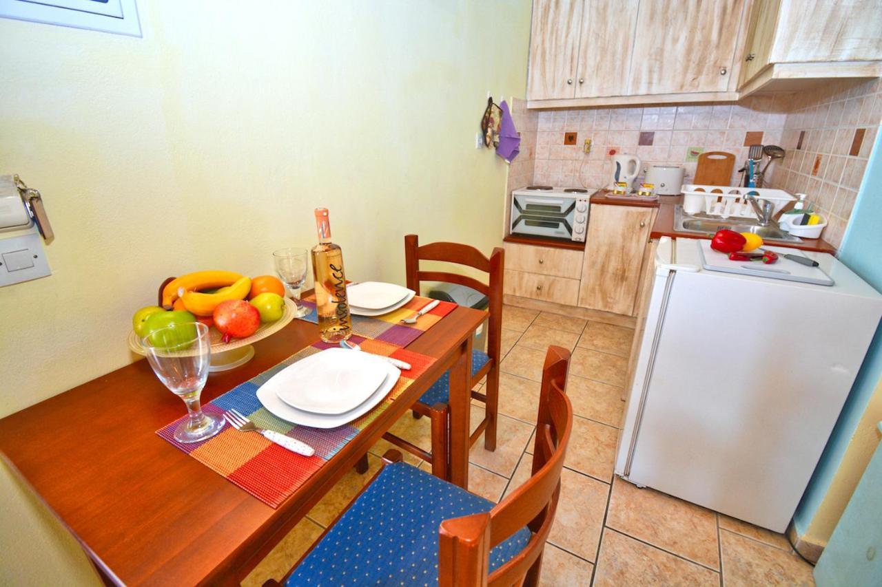 Mike'S Apartments Agios Gordios  Ngoại thất bức ảnh